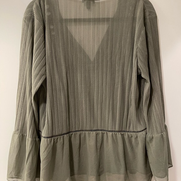 Express Blouse - Picture 10 of 10